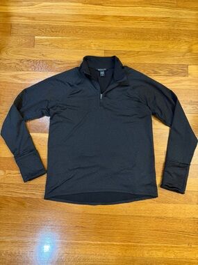 Athleta Whistler Half Zip Pullover in Black - Size Small